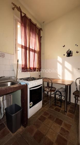 Apartament 1 camera, 42 mp utili, etaj 3, lift - zona Medicina