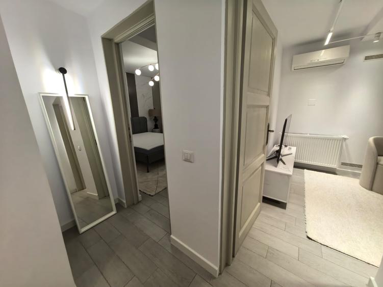 Proprietar, inchiriez ap. 2 camere cu terasa, zona Kiseleff