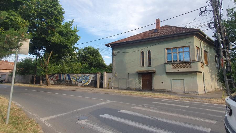 Casa cu teren foarte generos str. Matasarilor colt cu Aleea Ghirodei