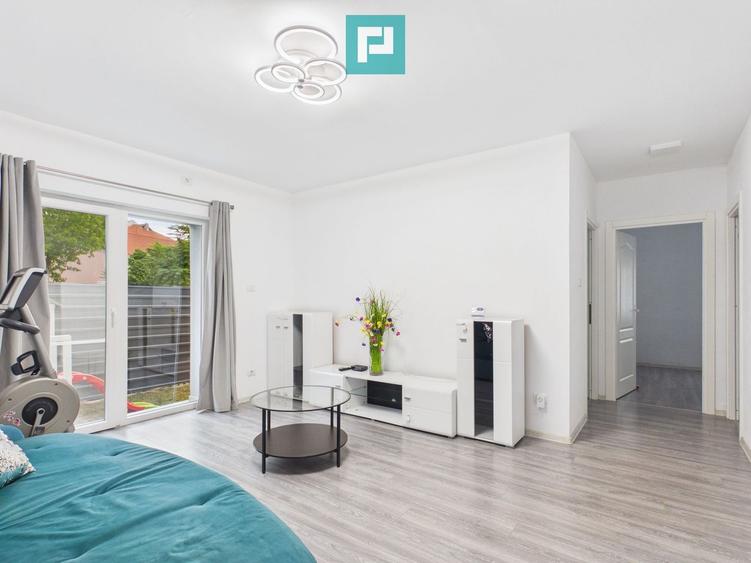 Apartament cu 3 camere si curte in Alfa
