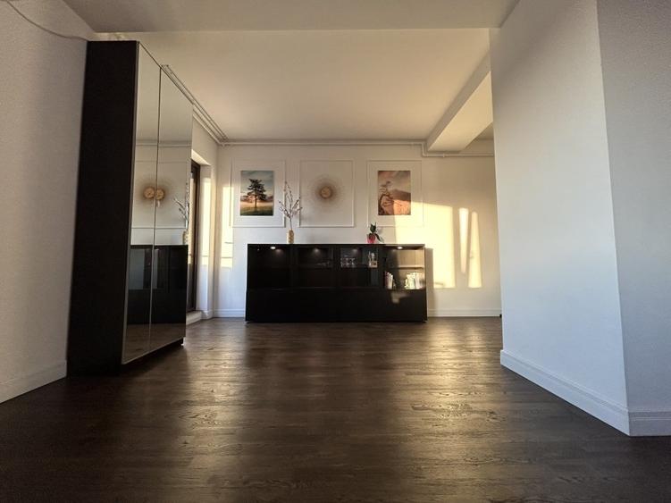 Penthouse 80 mp in Pipera — vedere panoramica si balcon de 36 mp jur imprejur