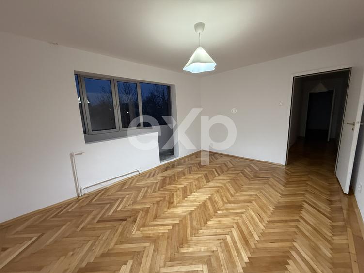 3 camere 68 mp 8 min metrou Titan bloc reabilitat parc 3 min