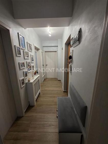 Decomandat, mobilat, utilat, terasa 20mp, balcon, boxa, parcare subterana, Tract
