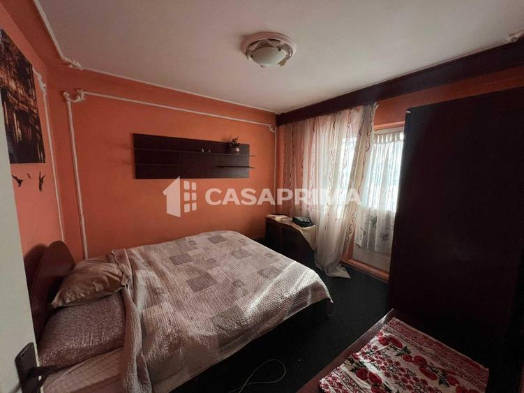 Apartament 3 camere decomandat, Nicolina, etaj 3