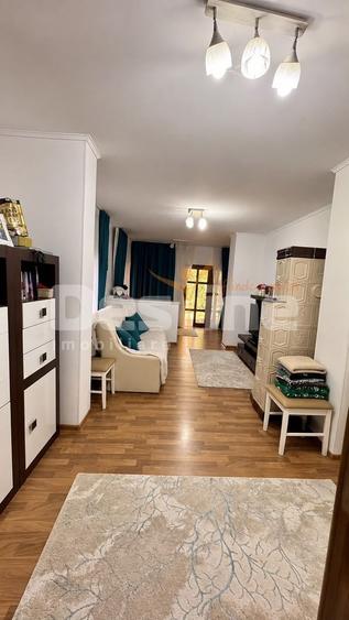 Casa spatioasa cu teren de 800 mp, Muntenii de Jos - 5 camere