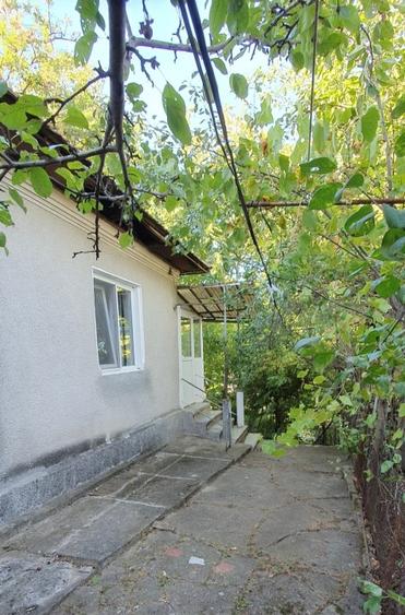 Casă 3 camere, garaj și teren - Rm. Vâlcea