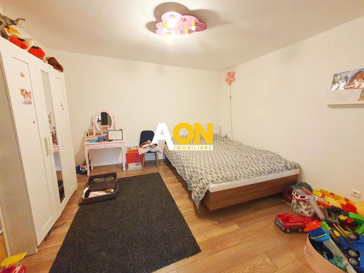 Casa pt 2 familii sau pt. clinica medicala, 8 camere, 486 mp teren