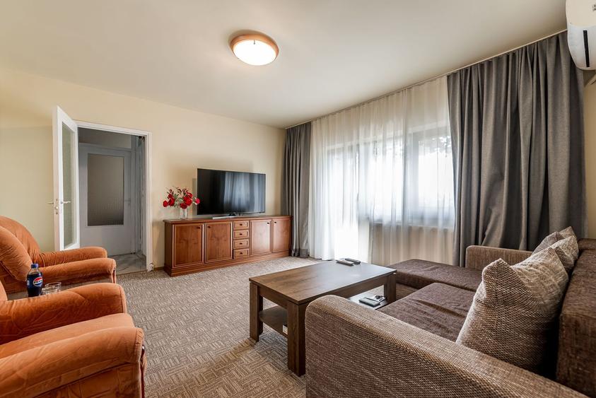 Rezervat Apartament renovat cu 2 camere Micalaca etaj 3 Comision 0