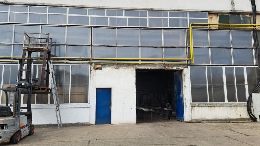 Intrare Codlea, dinspre Brasov, spatii de productie si depozitare