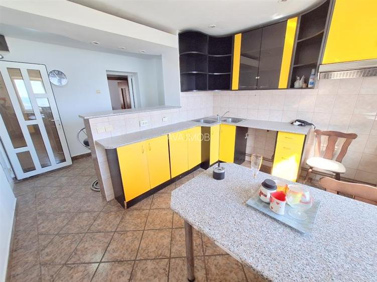 Apartament 3 camere decomandat, zona Nord - 2