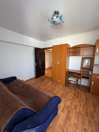 Apartament 3 camere decomandat - renovat - doua bai - mobilat - Dacia - bloc pe cadre