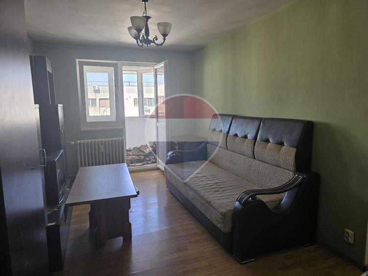 DE VANZARE Apartament 2 camere ,1 Decembrie , Ideal pentru renovare