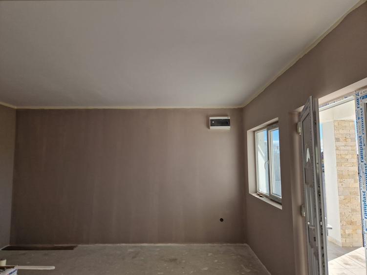 Agenție imobiliară vindem casa la sol în Năvodari