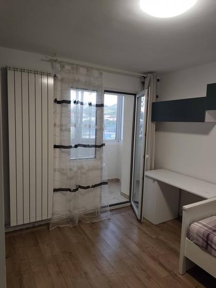 Apartament de vanzare 4 camere 70 mp zona Manastur Parang