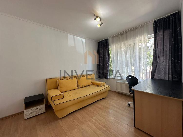 Apartament 3 camere cu terasa de 24 de metri in vila, zona Buna Ziua!