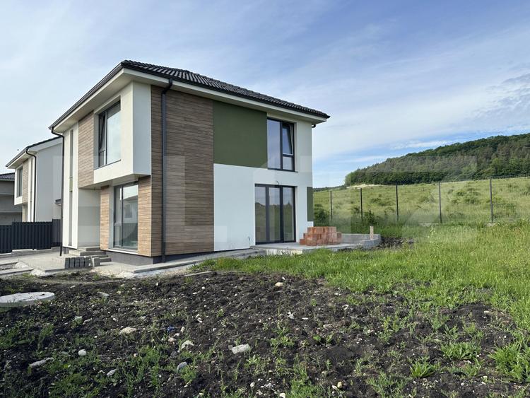 Casă unifamilială modernă, garaj, 400 mp teren, Chinteni!