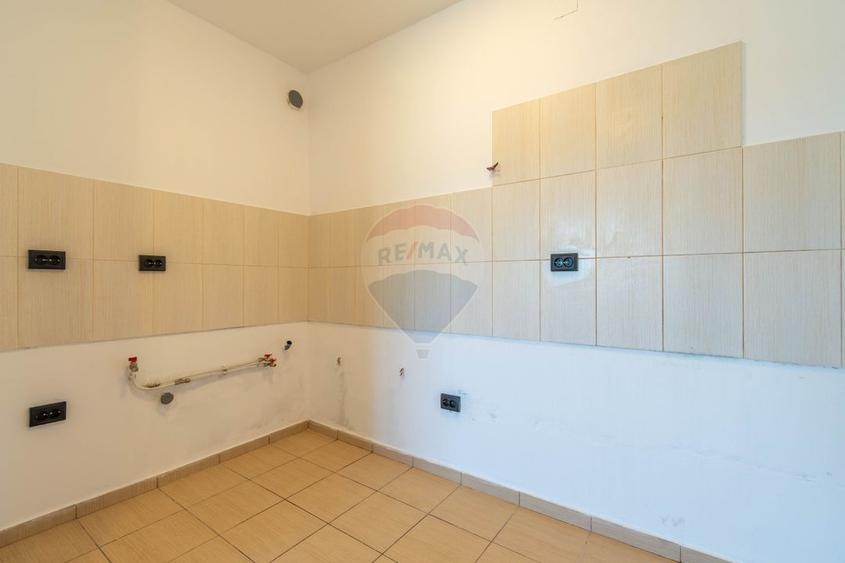 Apartament 3 camere de vanzare Floresti, Eroilor 80 zona Profi Parcare