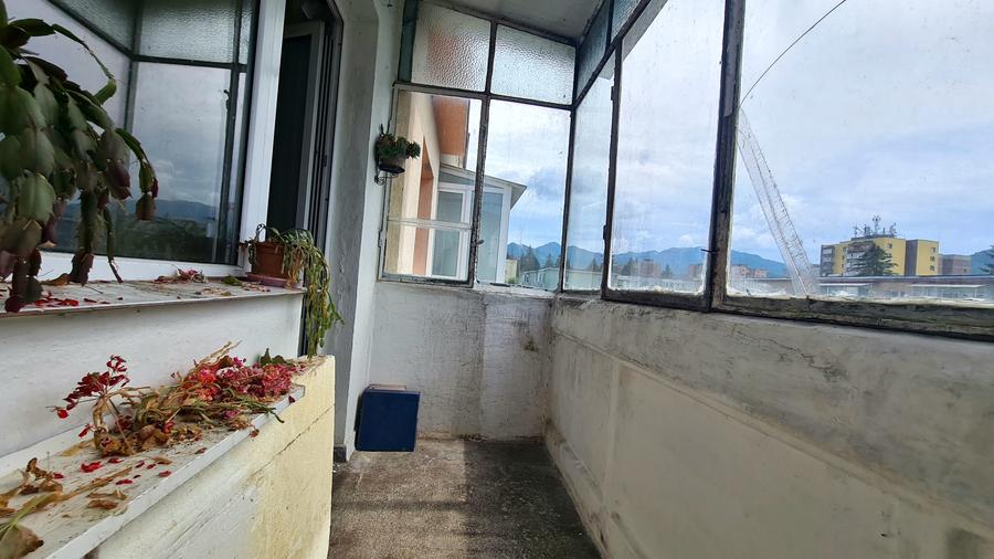APARTAMENT 2 CAMERE - ET. 4 - SEMIDECOMANDAT