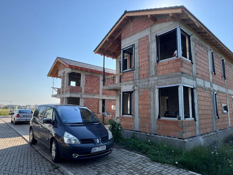 VILA IN ANSAMBLUL MOUNTAIN HOUSE discount 30000euro