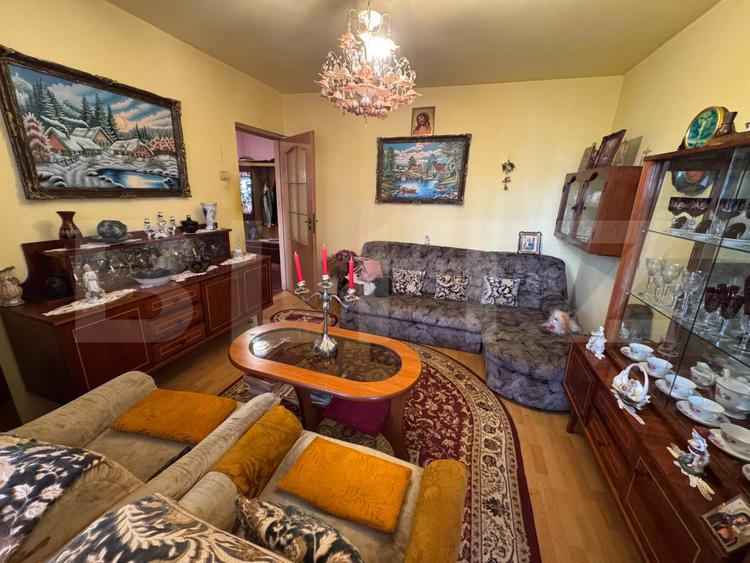 Apartament 3 camere, decomandat | Micro 7, Hunedoara | Etaj 2