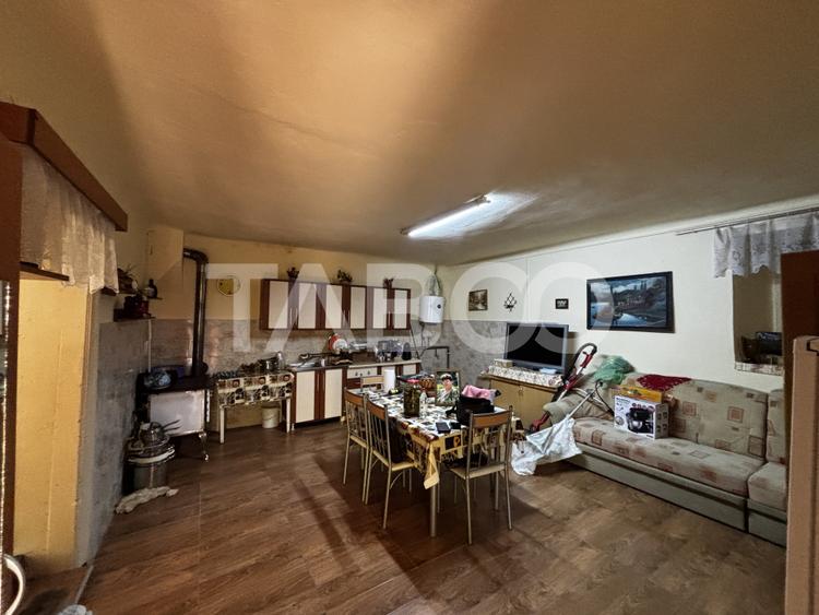 Casa cu gradina de vanzare si curte + pivnita zona Terezian Sibiu
