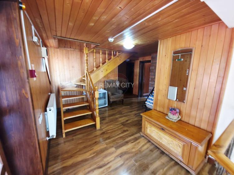 Hotel / Pensiune cu 7 camere de vânzare - 55