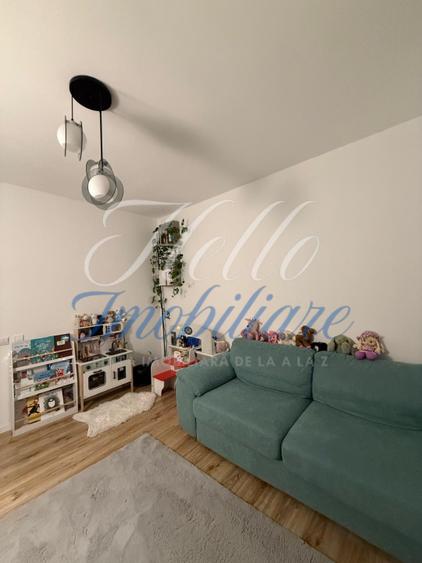 Apartament de vanzare semidecomandat ,3 camere 80 mp , zona Eroilor floresti