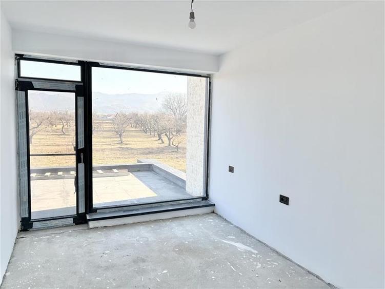 Vila impozanta, aspect deosebit, configuratie tip duplex, view, Brasov