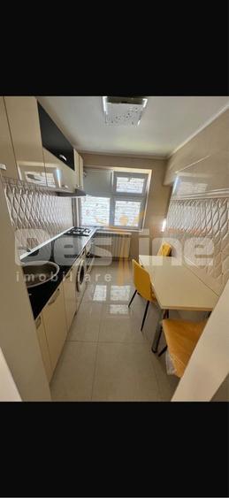 Apartament de inchiriat 3 camere /Unirii