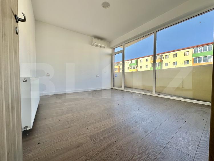 Spatiu comercial de vanzare 66 mp, etajul 2, zona Cetate