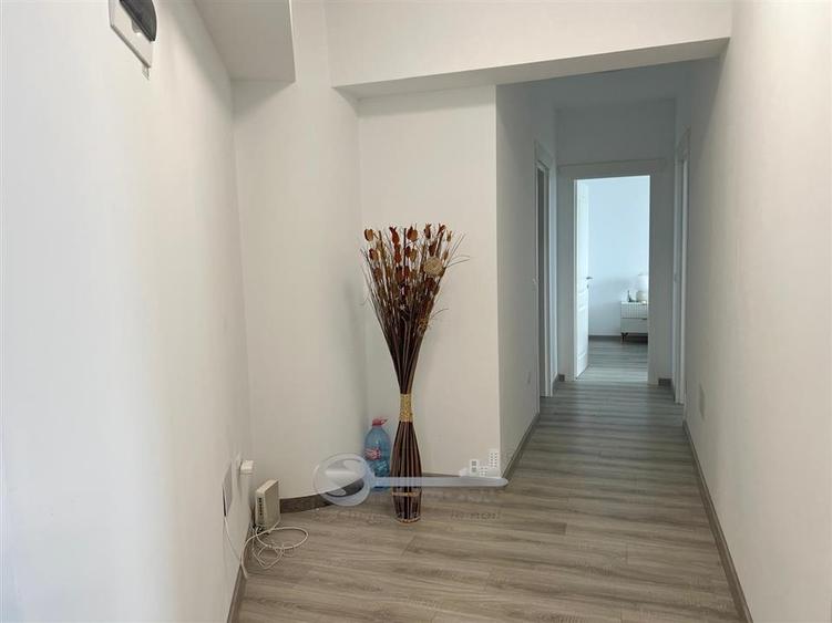 4 CAM TATARASI VENETIA, INTABULAT, MOBILAT, UTILAT, LOC DE PARCARE