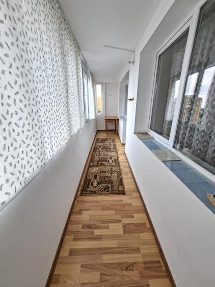 Inchiriez ap 2 camere zona Vlahuta etaj intermediar, disponibil imediat