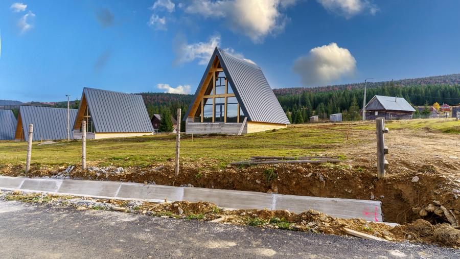 2 Cabane A-Frame în Smida – 1400 mp teren – ideale pentru business turistic