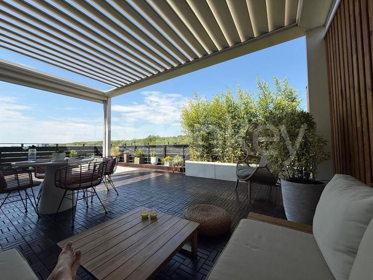 Apartament penthouse cu 3 camere in complex cu piscina si sala fitness