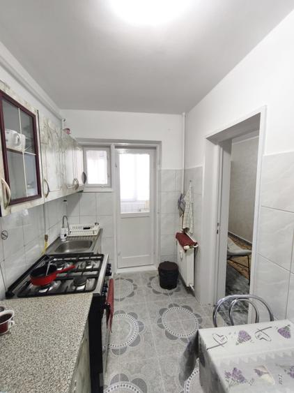 Apartament 3 camere+boxa, etaj 3, zona Hurmuzachi, Radauti