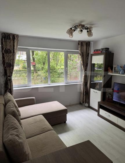 Apartament cu gradina propie de vanzare, 47 mp, zona Aleea Trandafirilor