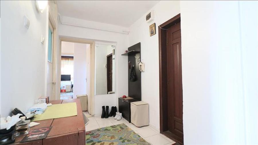 Apartament de 3 camere decomandat, etaj 3, 2 bai - Pacurari