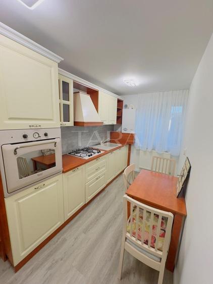 Apartament Elegant, 2 Camere, Parcare, în Vila Exclusivistă, Zorilor.