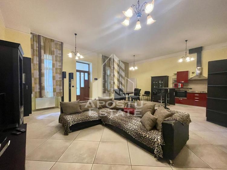 Apartament 3 camere, curte cu acces auto, ULTRACENTRAL