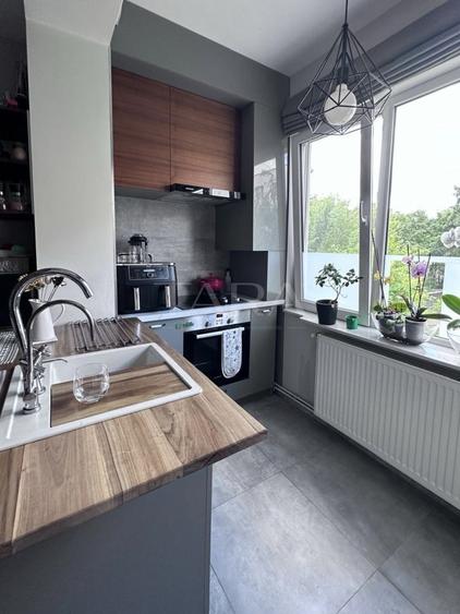 Apartament elegant cu finisaje premium și parcare inclusă.