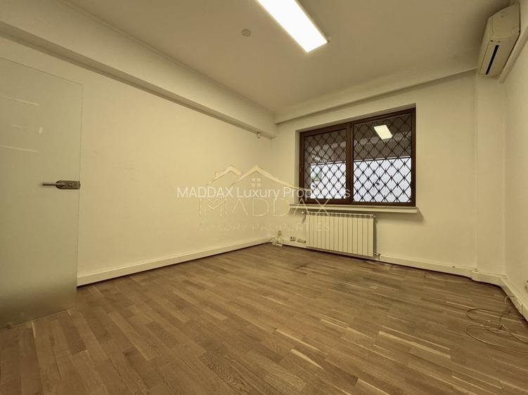 Vila centrala cu 13 camere *460mpu* + garaj // Dorobanți - 39