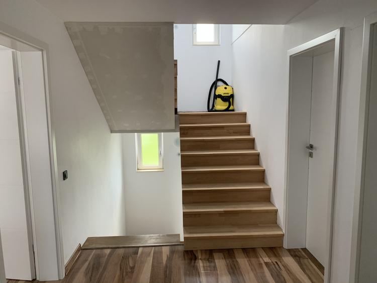 OPORTUNITATE! Duplex modern cu curte generoasa complet mobilat D-Jucu, jud. Cluj