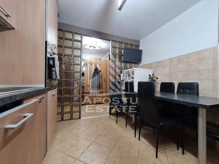 Apartament decomandat,4 camere,2bai,etaj 1 Lipovei,mobilat si utilat