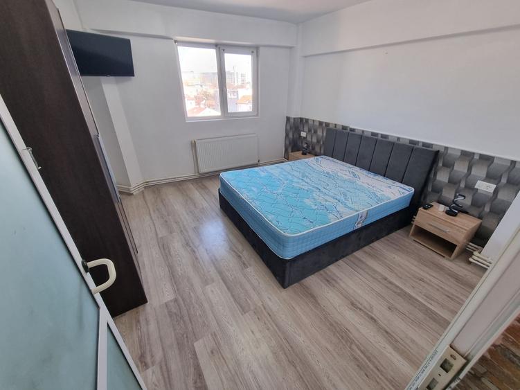 Apartament 3 camere zona Trocadero