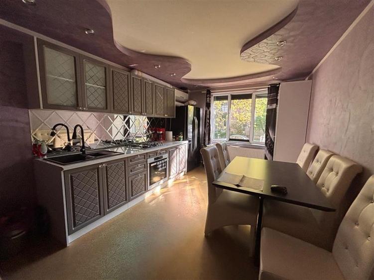 Investitie inteligenta: apartament si spatiu comercial cu acces separat