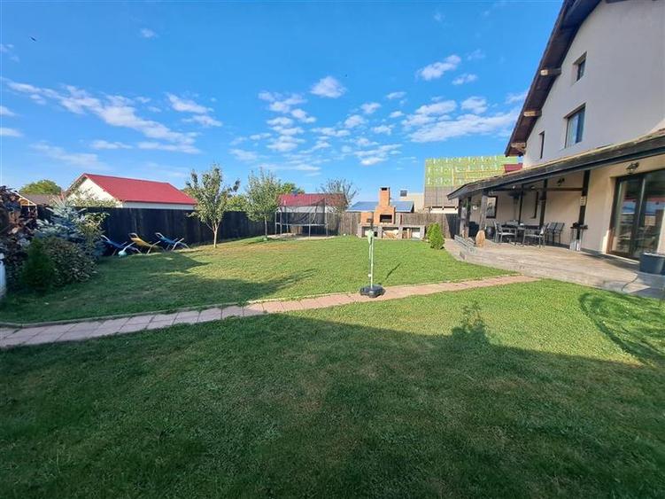 EXCLUSIVITATE, Casa 5 camere, 650 mp Teren, Carpinis-Tarlungeni, Brasov