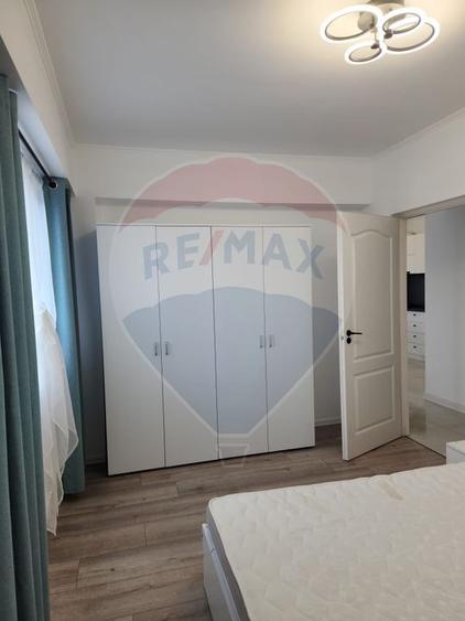Apartament 3 camere, etaj 2 – De închiriat