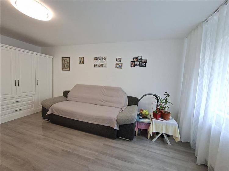 Garsoniera moderna cu pivnita zona Lazaret