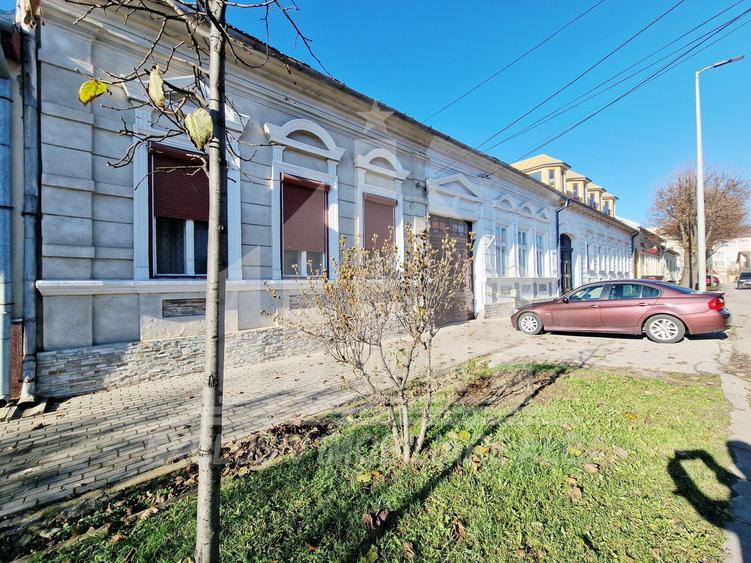Casa de vanzare | 140 mp | 489 mp teren | Centru