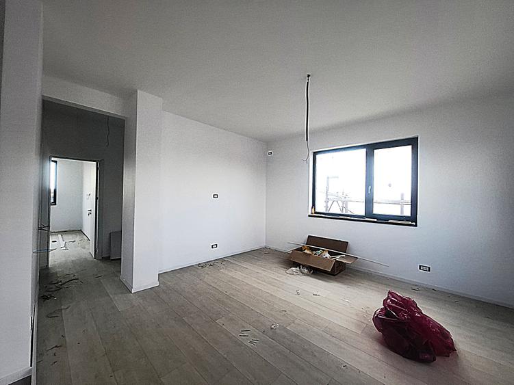 Casă individuală de vânzare – 3 camere | Curte generoasă | Clinceni, centru